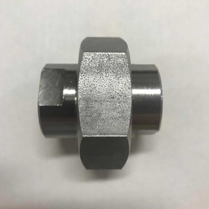 1/2 inch to 1/2 inch stainless steel connector attachment